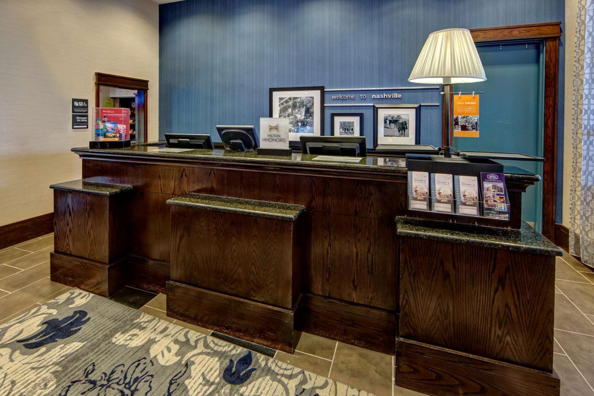 Hampton Inn & Suites Nashville-Downtown Εξωτερικό φωτογραφία